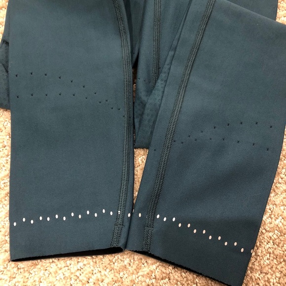 Lululemon Zoned In 27” green jasper - Picture 6 of 9